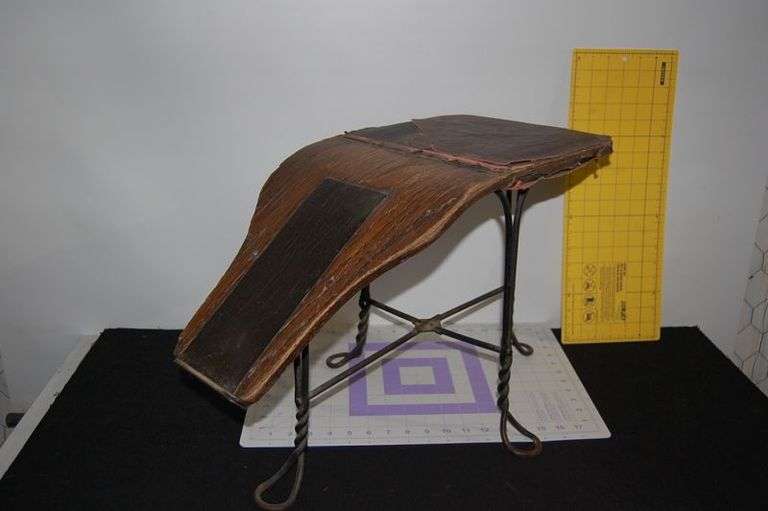 **Very Cool** Vintage Shoe Shining Stool