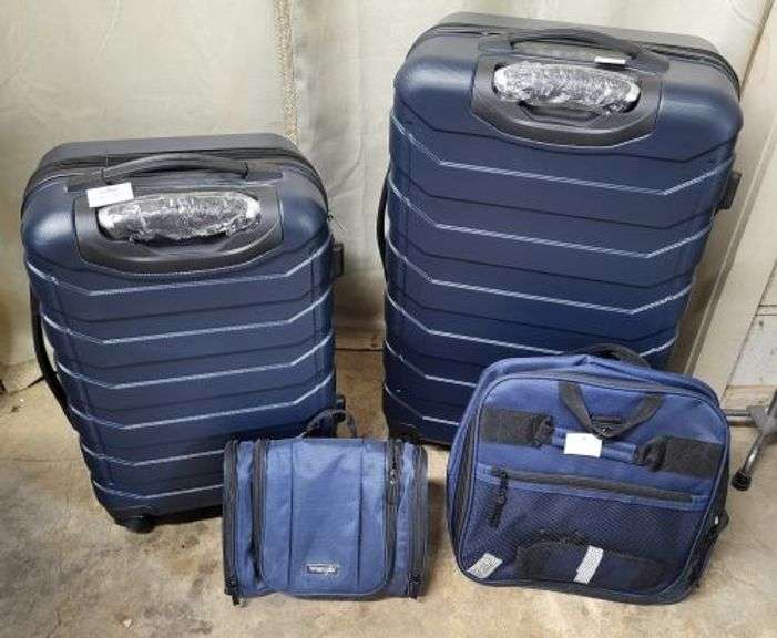 Wrangler Luggage Set.  ~ cash only ~. ( room 8)
