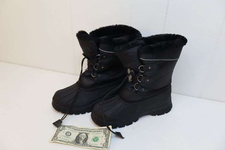 Nice Pair of Kid's Mountain Warehouse Sherpa Lined Snow Boots! Size 4! (4B)