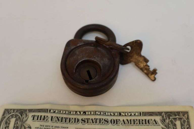 NEAT Antique Railroad Lock w/Key! (DC)