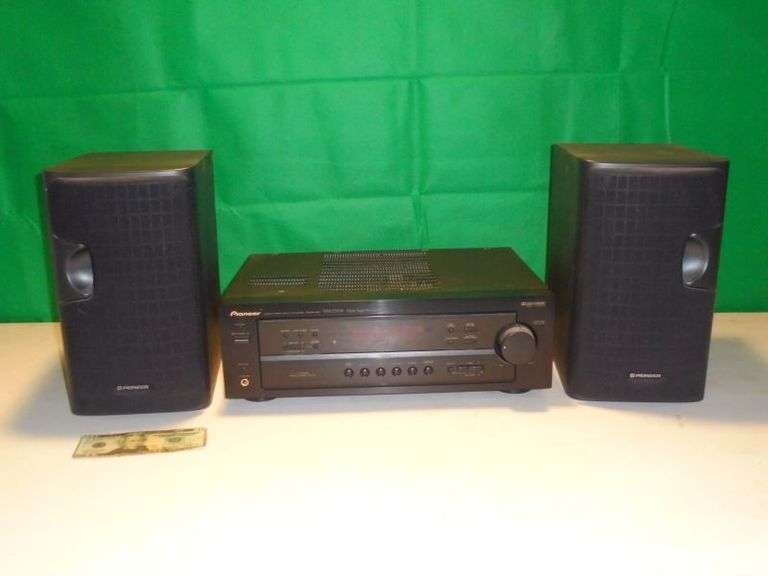 Pioneer Audio/Video Multi-Channel Receiver VSX-D308 w / 2 Pioneer Speakers