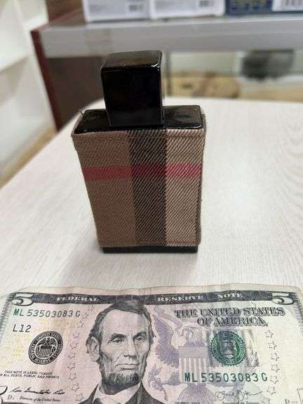 Burberry London Men Eau De Toilette 50ml 1/2 full