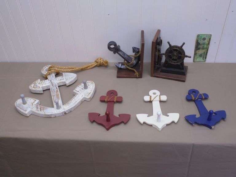 Metal Nautical Themed Bookends and Wood Anchors. Texas Online Auction