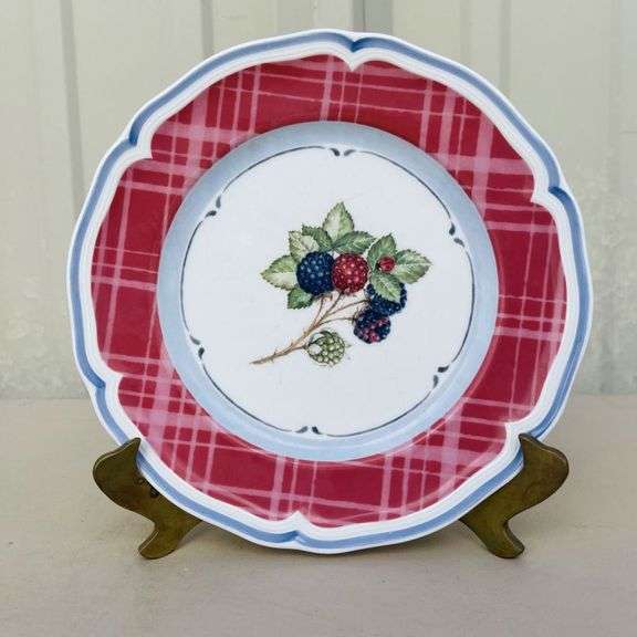 Villeroy & Boch Cottage Red Plaid Salad Plate Good Pre-owned Condition.