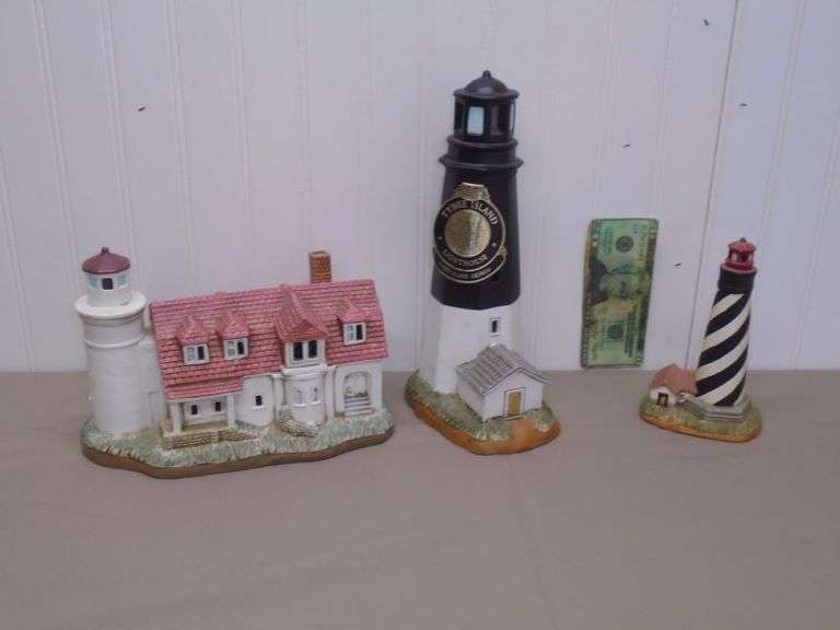 Lighthouse Themed Décor. Texas Online Auction House