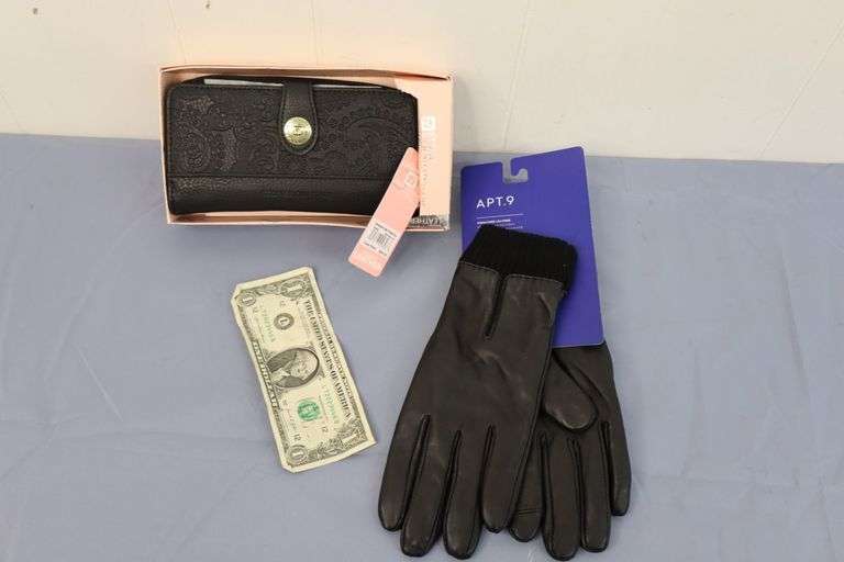 NEW Women's Stone Mountain Bonded Leather Wallet & Apt. 9 Leather Gloves! (3A)