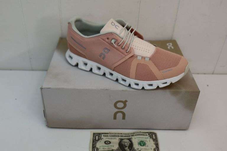 Women's OnCloud Cloud5 Shoes! Rose/Shell Size 10. (T1)