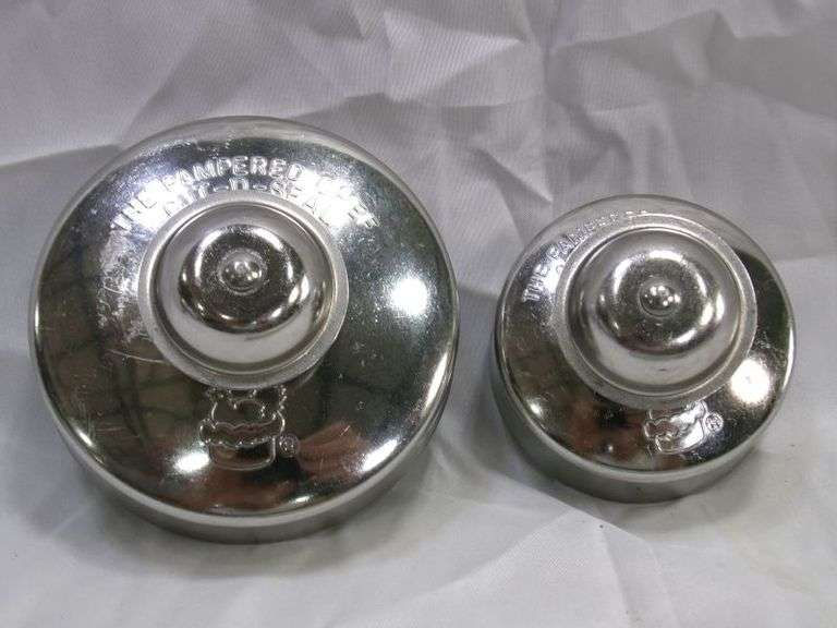 Pampered Chef 3" and 4" Cut-N-Seal Pastry Tool/sandwich cutter in like new condition