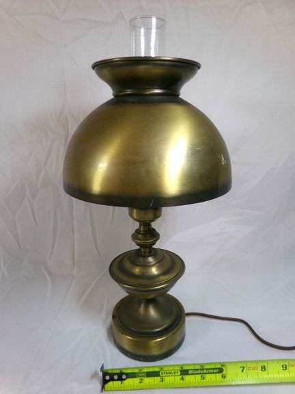 Vintage brass "Gone with the Wind" electric hurricane lamp $$ tested and works