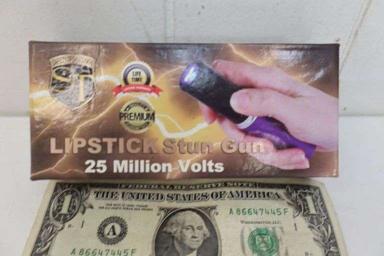 NEW Rechargeable Lipstick Stun Gun! (2C)