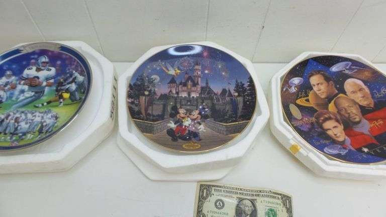 Lot of THREE Assorted Vintage Collector Plates! (13D) - Texas Online ...