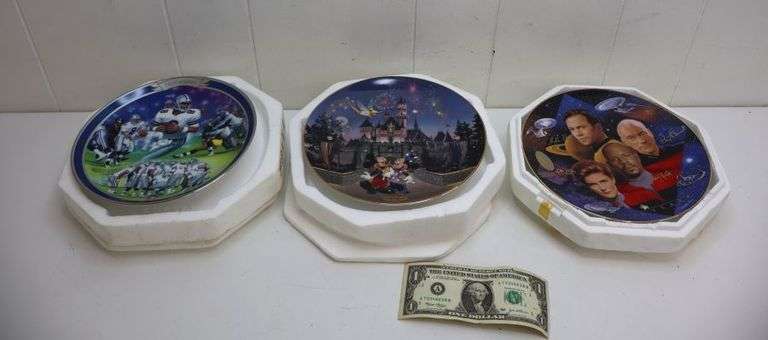 Lot of THREE Assorted Vintage Collector Plates! (13D) - Texas Online ...