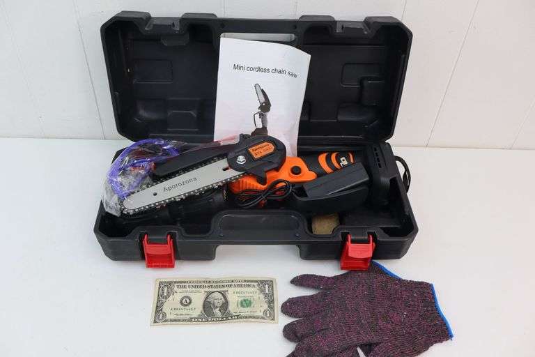 NEW 21v Mini Cordless Chain Saw w/TWO Batteries! (1B)