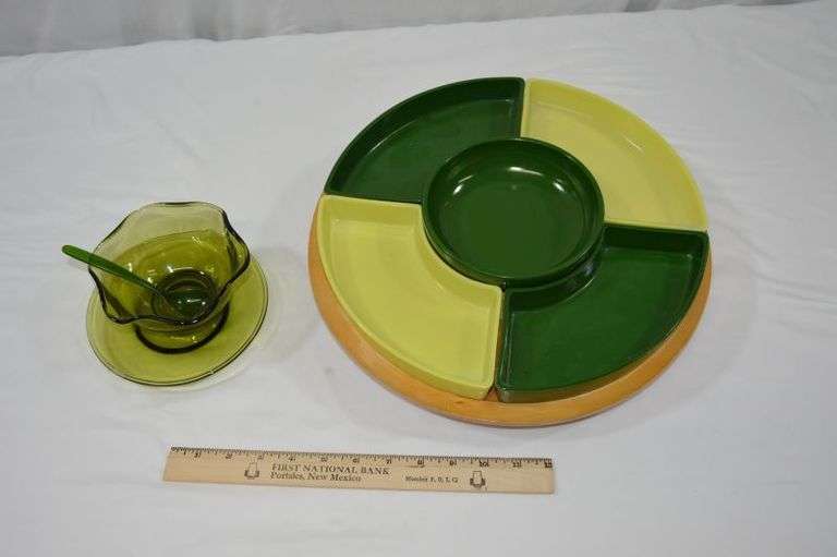 VINTAGE LAZY SUSAN (SMALL CHIP ON TOP OF ONE OF THE BOWLS) & SMALL GREEN BOWL W/SPOON.