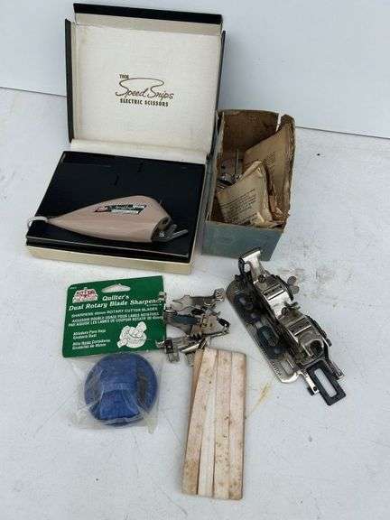 Vintage Sewing Items-Electric Scissors(untested) and other misc items