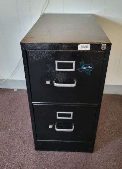 2 Drawer Metal File Cabinet. ~ cash only ~. PLEASE READ Auction Info prior to bidding.