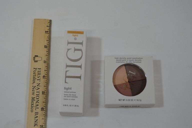 TIGI TINTED PRIMER & EYESHADOW PALETTE