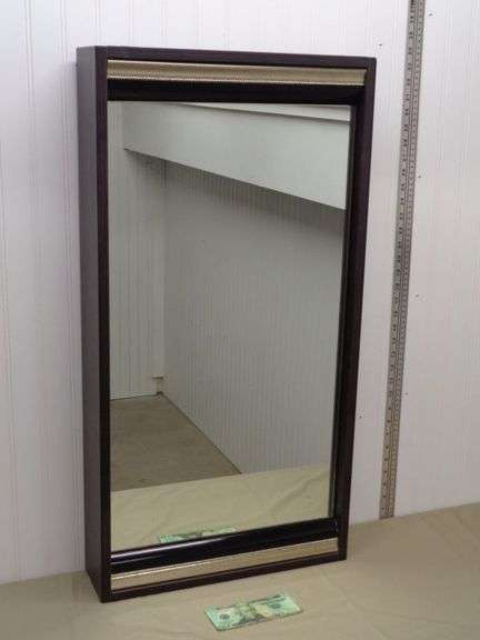 Nice mirror w/ Storage Inside.  Matches Vanity in lot above. 17x24, new.
