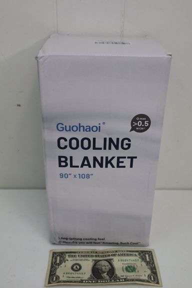 NEW 90" x 108" Cooling Blanket! (1C)