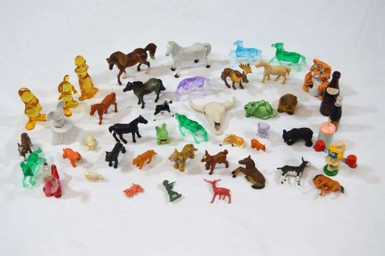 ASSORTED MINIATURE ANIMALS - Texas Online Auction House