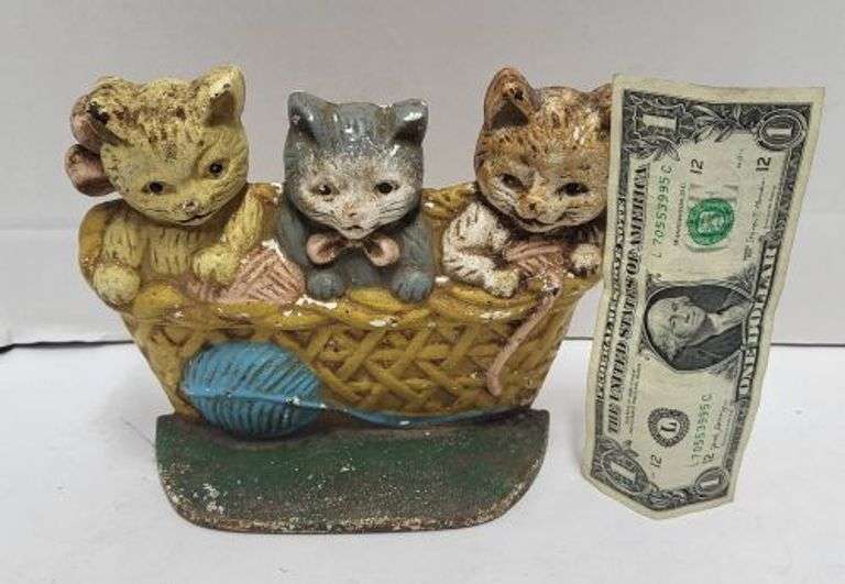 Cast Iron Kittens Door Stop.  ~cash only ~. (5C)