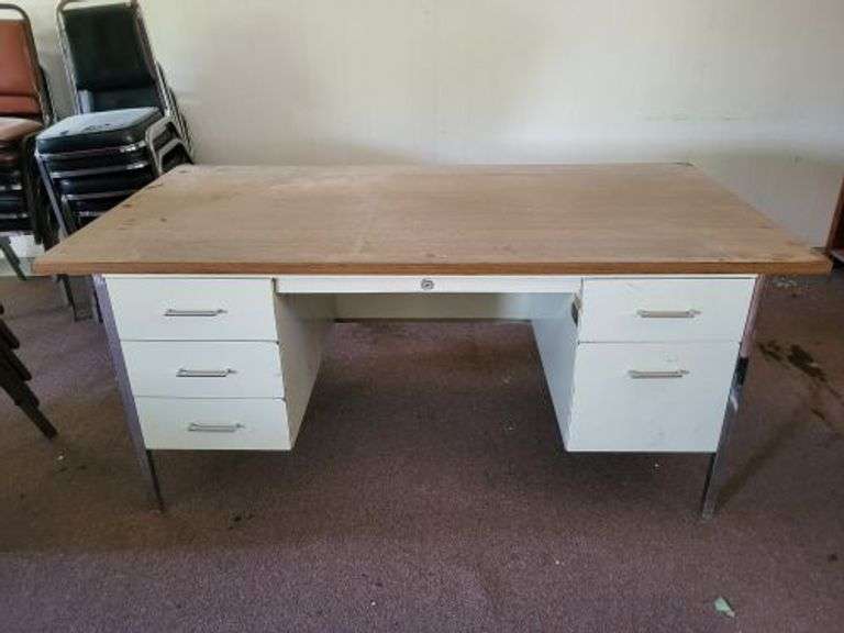 Metal Base Desk. Bring help to load. ~ cash only ~