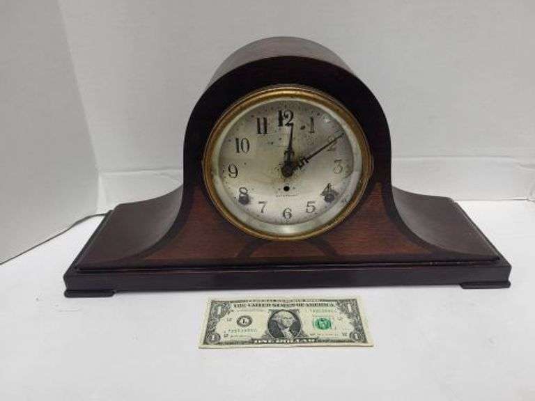 Seth Thomas Mantle Clock. ( NO KEY).  ~cash only ~. (4c)