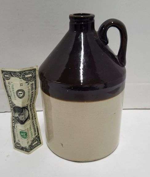 Small Vintage Jug.  ~cash only ~. (5C)