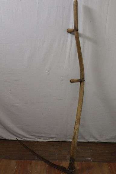 Nice Antique Wood Handle Scythe! (W1)