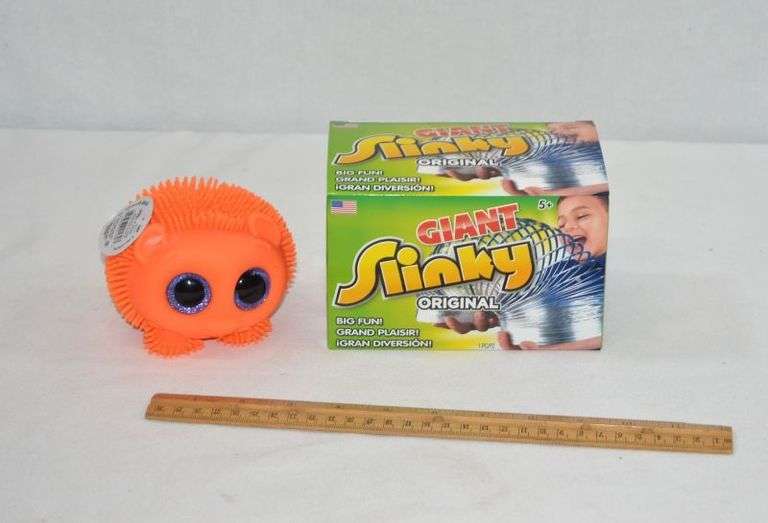GIANT SLINKY & GOOGLY SQUEEZE TOY