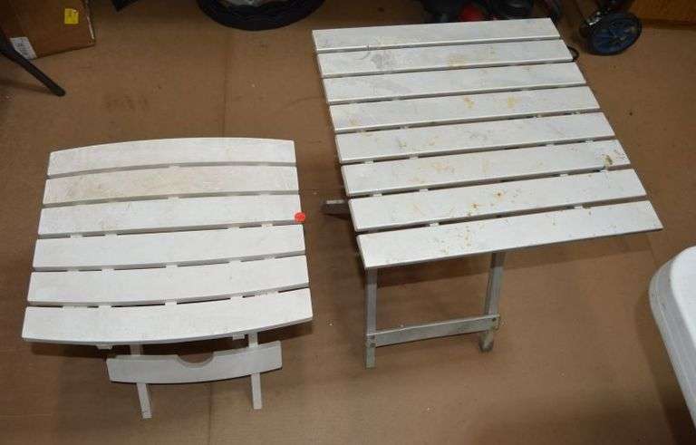 OUTDOOR FOLDING SIDE TABLES