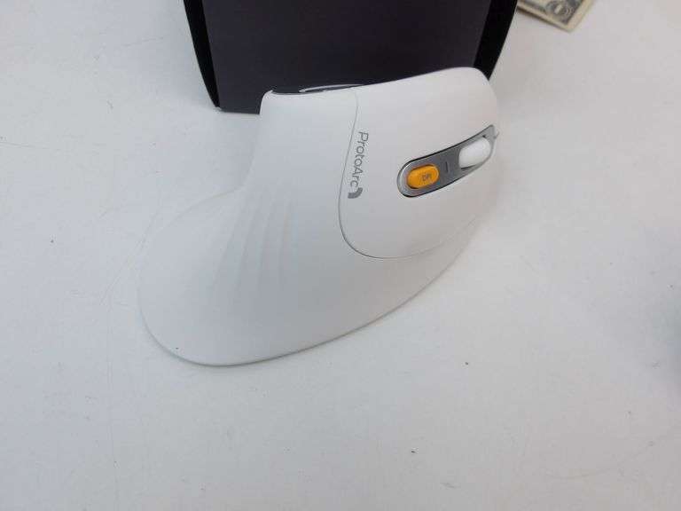 NEW EM11 NL Rechargeable Multi-Device Ergonomic Vertical Mouse! White. (12B)
