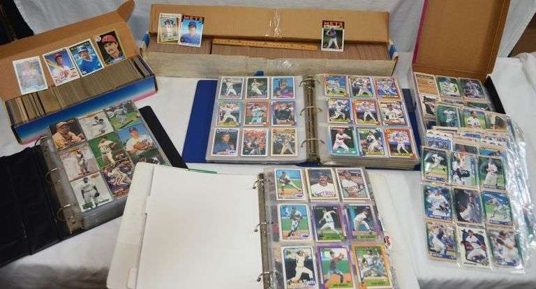VERY LARGE AMOUNT OF BASEBALL CARDS