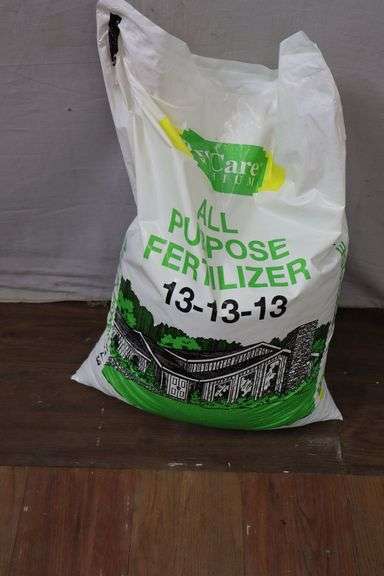 NEW 40LB Bag of Pennington Pro Care All Purpose Lawn Fertilizer! (RD)