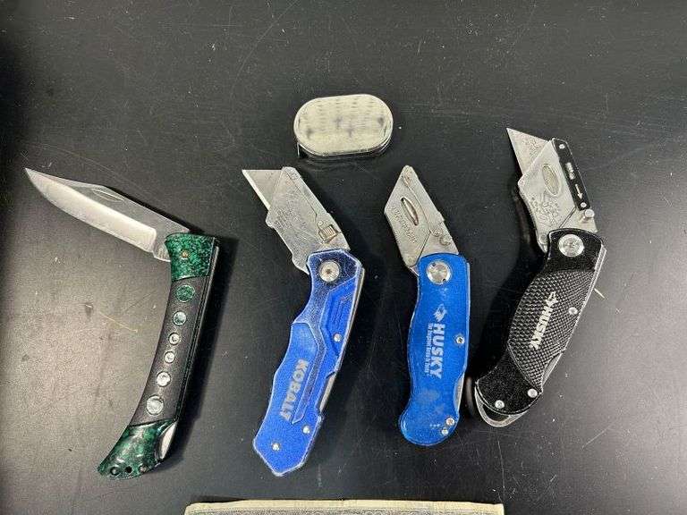 Box Cutters/Utility Knifes & Small Measureing Tape! (Ahhh, cute!!)