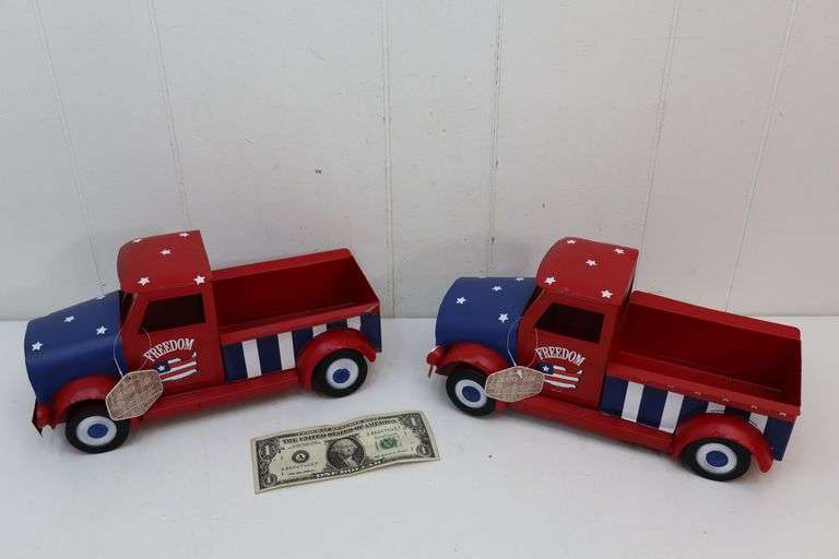 NEW Lot of TWO Country Side All Metal Patriotic Decorative Trucks! (6B)