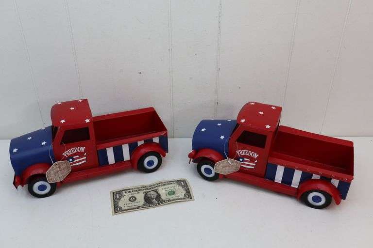 NEW Lot of TWO Country Side All Metal Patriotic Decorative Trucks! (6B)