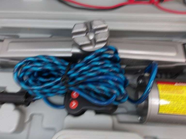 NEW Central Hydraulics 12v 2-Ton Scissor Jack! (6E)