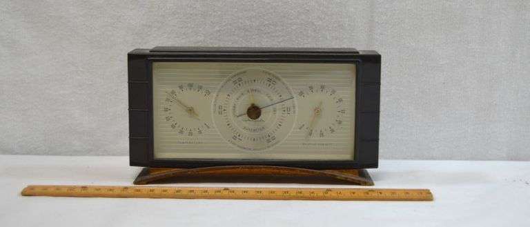 VINTAGE AIRGUIDE WEATHER STATION