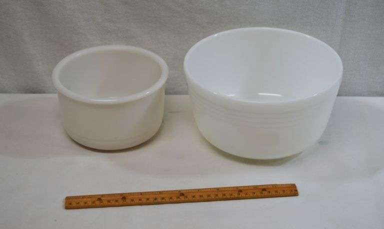 LARGE MILK GLASS MIXING BOWLS, ONE HAS HAMILTON BEACH ON BOTTOM
