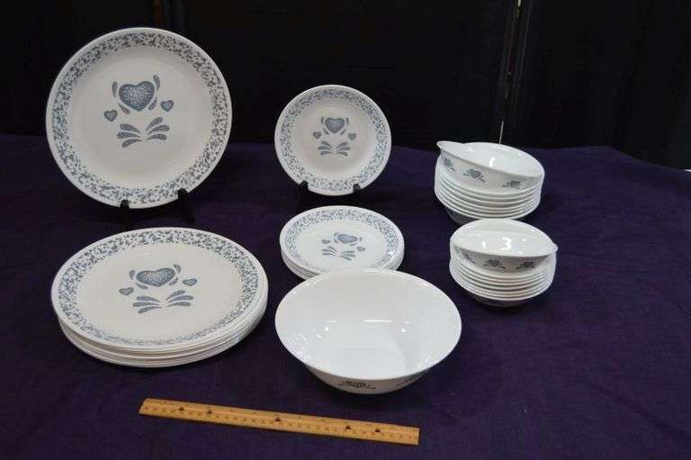 CORELLE BLUE HEARTS PATTERN DISHES: 10 PLATES, 1 LARGE BOWL, 8 SAUCERS, BOWLS, SMALL BOWLS. TWO 12" OVAL PLATTERS ADDED AFTER PICS WERE TAKEN