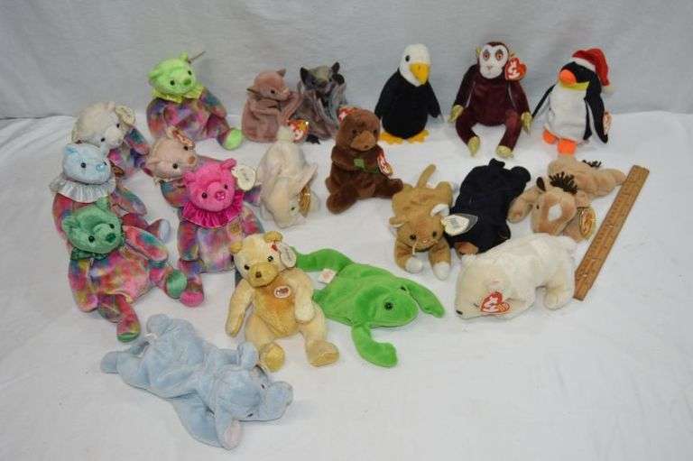 LARGE LOT OF VINTAGE TY BEANIE BABIES: ZERO, BATTY, MONKEY & MORE