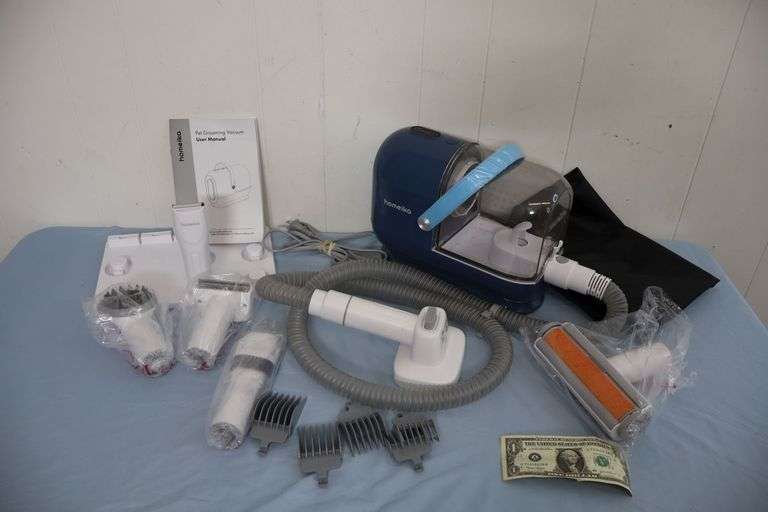 Homeika Pet Grooming Vacuum w/Accessories! Like new! Works great! (4B)