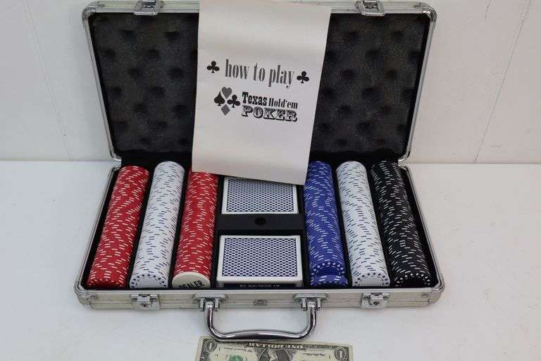 Nice Heavy Texas Hold 'Em Poker Set! (11D)
