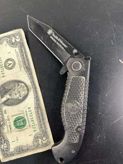 Smith & Wesson Special Tactical Knife-needs cleaned!