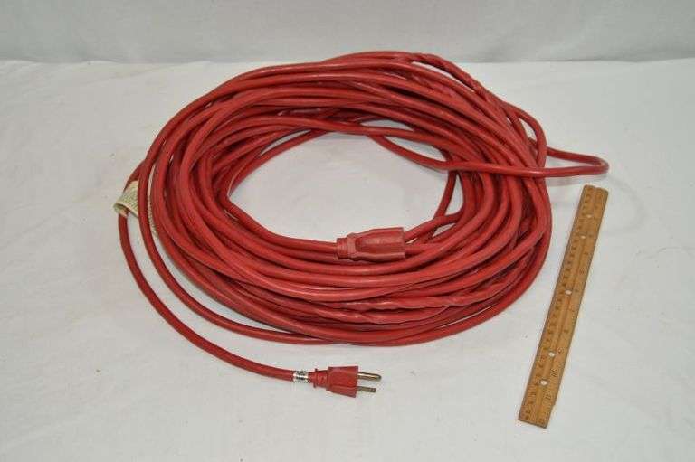 EXTENSION CORD