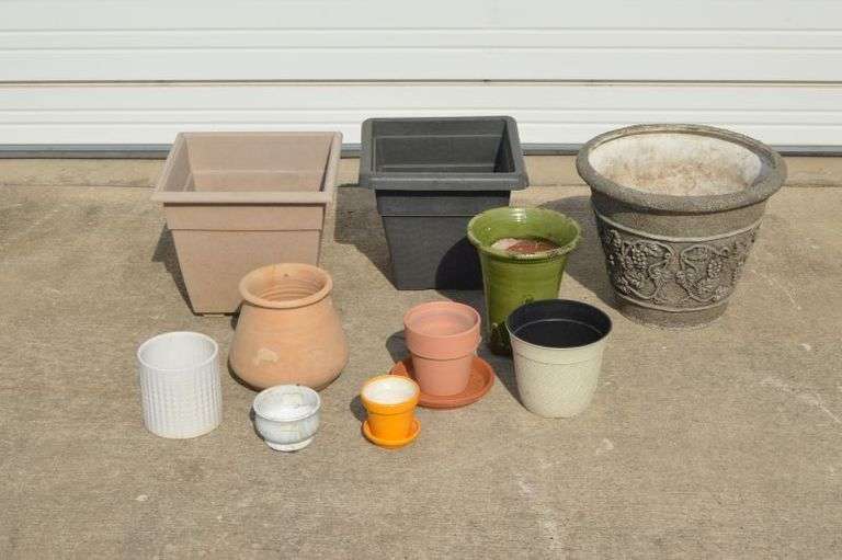 FLOWER PLANTERS