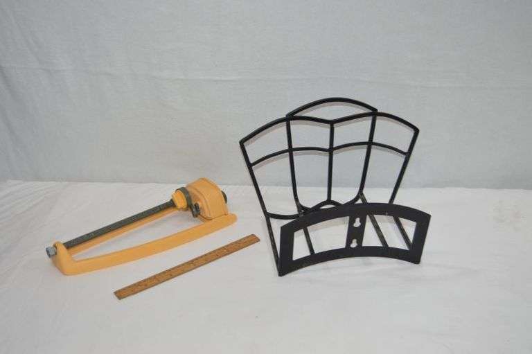 SPRINKLER & IRON GARDEN HOSE HOLDER