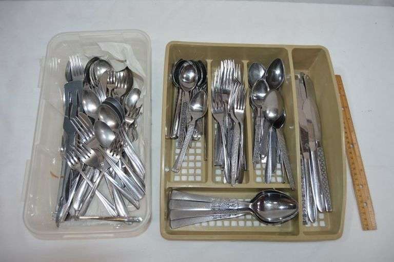 LARGE LOT OF SILVERWARE