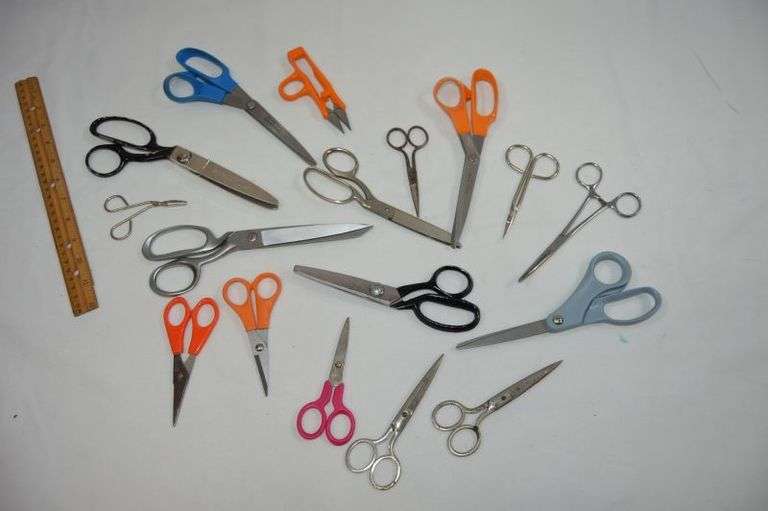 ASSORTED SCISSORS